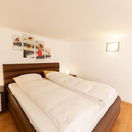 Ferienwohnung Danube Dwelling Akacfa 41 Budapest Exterior foto